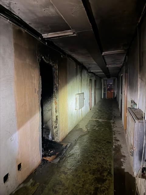 Hunedoara - Incendiu într-un bloc din Petrila - 50 de persoane au fost evacuate - FOTO