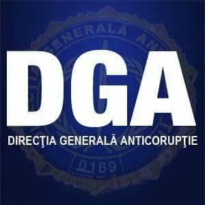 Dâmboviţa: Şofer de camion plasat sub control judiciar, după ce a încercat să mituiască doi poliţişti, pentru a nu fi sancţionat fiindcă nu a folosit tahograful