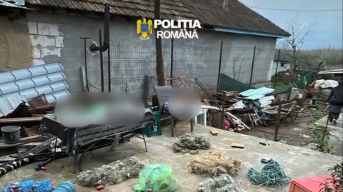 Constanţa: 22 de percheziţii la persoane bănuite de braconaj,furt şi tăinuire / Poliţiştii au găsit la locuinţele suspecţilor, printre altele, aparate electronice improvizate de pescuit, nouă motoare de ambarcaţiuni şi două arme neletale - VIDEO