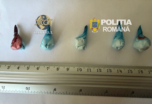 Dolj: Bărbat acuzat că vindea cocaină cu sume cuprinse între 1.000 şi 2.000 de lei, reţinut

