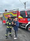 Iaşi - Pisică rămasă blocată la 12 metri înălţime, într-un brad, salvată de pompieri - FOTO, VIDEO