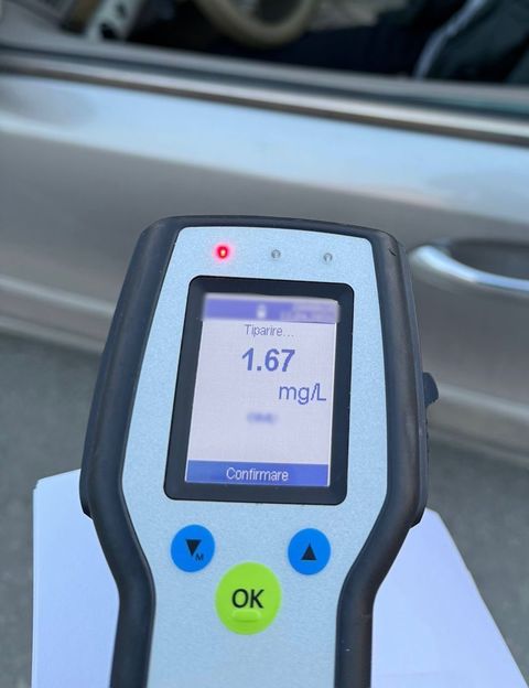 Maramureş: Tânăr prins de poliţişti când conducea beat, maşina având inspecţia tehnică expirată/ În judeţul Cluj, un bărbat a fost reţinut după ce a fost prins la volan cu o concentraţie de 1,67 mg/l alcool pur în aerul expirat