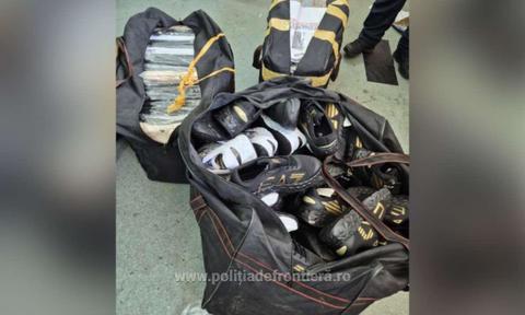Articole de îmbrăcăminte, încălţăminte, marochinărie şi parfumuri contrafăcute, în valoare de un milion de lei, găsite de poliţiştii de frontieră din Giurgiu în urma unui control în trafic