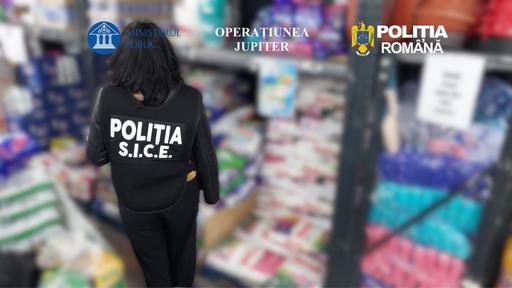 Suceava: Zece tone de detergent pudră, sute de articole vestimentare şi sute de jucării, toate posibil contrafăcute, au fost descoperite şi ridicate în urma unor percheziţii/ Prejudiciul adus statului, aproape două milioane de lei - FOTO