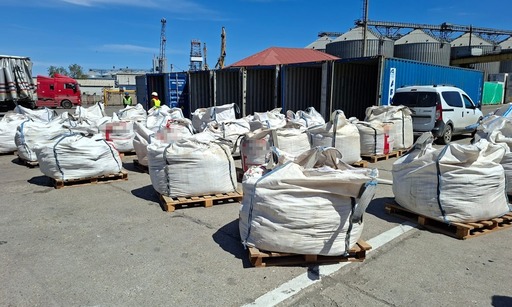 Cantitatea de 165 de tone de deşeuri, găsită în containere care au ajuns în Portul Constanţa/ Deşeurile - cenuşă şi zgură de topitorie, sosite din Algeria 