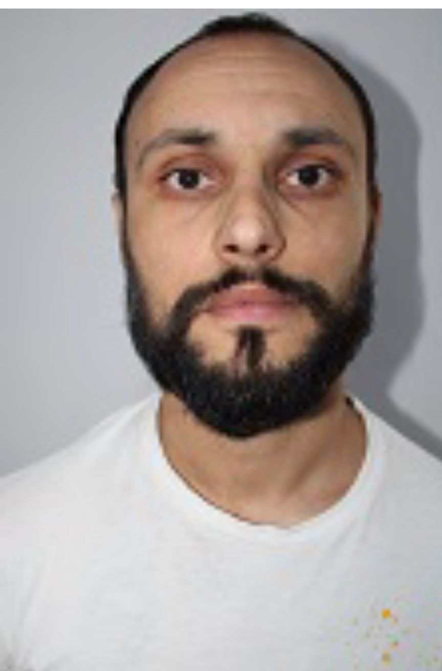 UPDATE - Deţinutul evadat de la Penitenciarul Craiova, împuşcat de poliţişti după ce nu s-a supus somaţiilor/ Bărbatul nu a răspuns manevrelor de resuscitare, fiind declarat decesul 