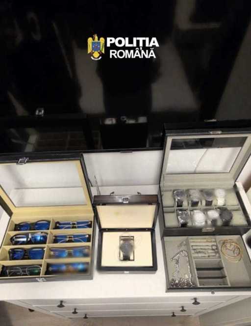 Giurgiu: 11 persoane suspectate de înşelăciune şi spălarea banilor, reţinute / Ar fi cerut avansuri pentru presupuse servicii, fără ca acestea să fie prestate / Prejudiciu de 3 milioane de lei