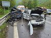 UPDATE - Vâlcea: Două persoane, rănite în urma unui accident în care au fost implicate trei autoturisme/ Una dintre victime, resuscitată şi transportată la spital/ Traficul pe DN 7, blocat complet - FOTO