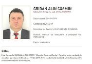 Fost comisar de poliţie, urmărit internaţional pentru că se sustrăgea executării pedepsei cu închisoarea, adus în ţară din Marea Britanie / A fost dat în urmărire în urmă cu aproape zece ani / Şi-a înşelat fostul socru cu 1,2 milioane de euro