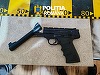 Peste 40 de percheziţii în 22 de judeţe, la persoane suspectate că ar fi cumpărat ilegal arme neletale cu potenţial letal, de pe o platformă online din Ungaria/ Ce au confiscat poliţiştii