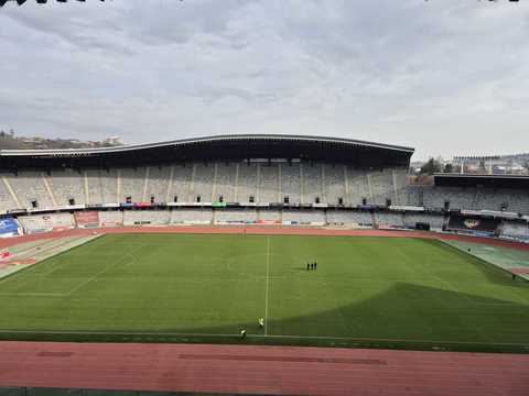 Un bărbat a sunat la 112 şi a ameninţat că stadionul Cluj Arena urmează să fie detonat – Poliţiştii l-au identificat şi l-au prins în timp ce se afla într-un tren