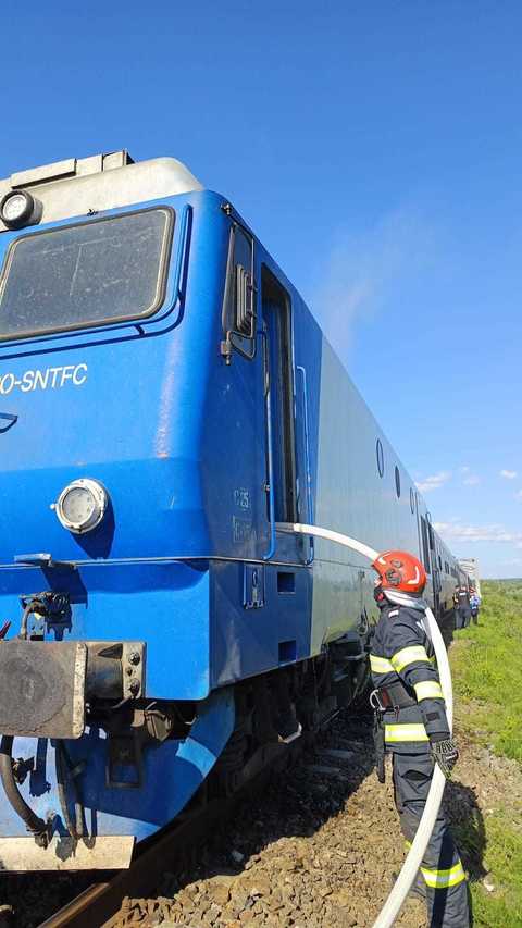 Maramureş: Incendiu la locomotiva unui tren cu 120 de călători / Aceştia au fost evacuaţi în siguranţă / Trafic feroviar blocat