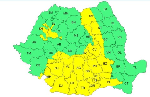 Oltenia, cea mai mare parte a Munteniei şi a zonei montane, sub avertizare cod galben de furtuni / Meteorologii anunţă averse torenţiale, descărcări electrice, intensificări ale vântului, vijelii şi căderi de grindină / Vremea în Bucureşti