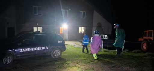 Doi turişti rătăciţi în Munţii Buzăului, salvaţi de jandarmii montani după o intervenţie desfăşurată în condiţii dificile
