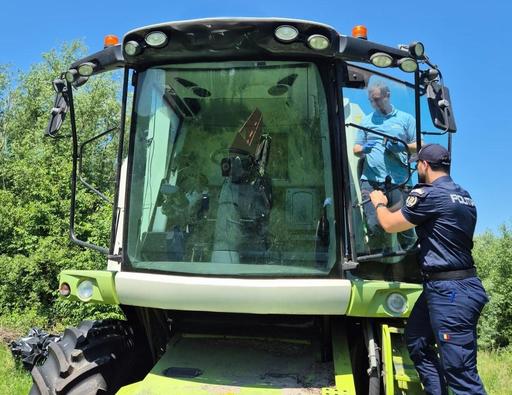Operaţiunea JUPITER – Patru utilaje agricole de peste un milion de lei, indisponibilizate de poliţiştii din Botoşani / Acestea au fost achiziţionate prin contracte de leasing pe care un bărbat nu le-a achitat conform condiţiilor prevăzute de finanţator