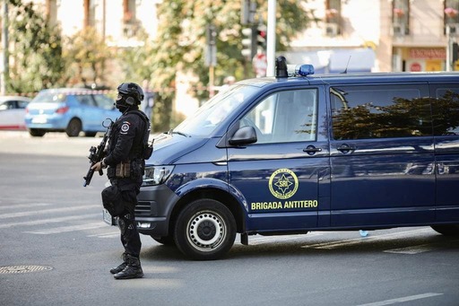 UPDATE - Colet suspect semnalat în apropierea Inspectoratului Judeţean de Jandarmi Botoşani / În interior erau haine