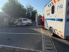 Iaşi: Ambulanţă care transporta un copil la spital, implicată într-un accident la ieşirea din Hârlău/ Şoferul unui autoturism, rănit/ Copilul şi însoţitorul său, preluaţi de o altă ambulanţă şi duşi la spital