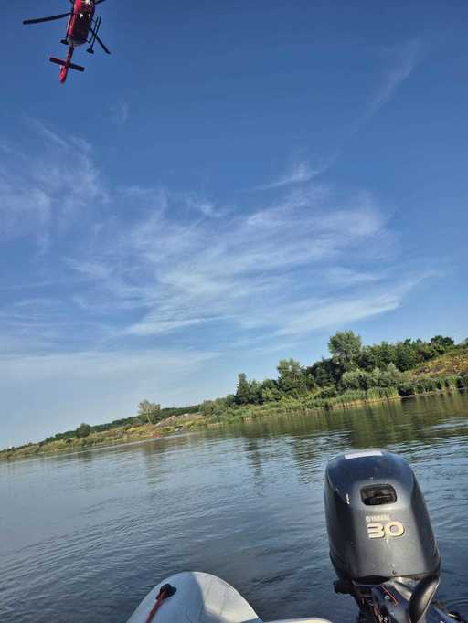 Braşov: Persoana dispărută în lacul Viştea nu a fost găsită/ Căutările, sistate pe timpul nopţii