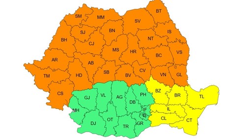 Încă o zi cu temperaturi ridicate şi furtuni  - Meteorologii au emis avertizări cod galben şi cod portocaliu / Temperaturile pot ajunge la 37 de grade / Joi, valul de căldură se va restrânge
