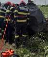 Două femei au murit, iar doi copii au fost răniţi după ce o maşină a fost lovită de tren în Ialomiţa / Starea unuia dintre cei doi copii, scos inconştient dintre fiarele contorsionate ale autoturismului, s-a agravat, fiind supus manevrelor de resuscitare