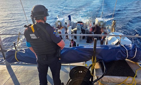 Peste 400 persoane salvate în Marea Mediterană de poliţiştii de frontieră români aflaţi în misiunile FRONTEX


