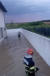 UPDATE - Prahova: Pompierii intervin în mai multe localităţi, în urma ploilor torenţiale/ Cele mai afectate sunt Păuleşti şi Filipeştii de Târg/ Cod roşu de inundaţii până miercuri la prânz - VIDEO, FOTO
