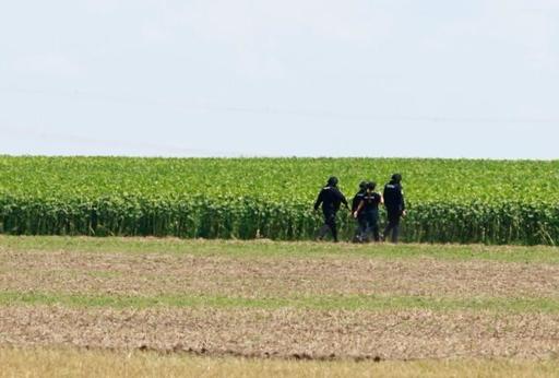 DRONĂ DOBORÂTĂ ÎN JUDEŢUL BUZĂU - Cercetări în zona în zona în care s-ar putea afla resturi ale aparatului - FOTO