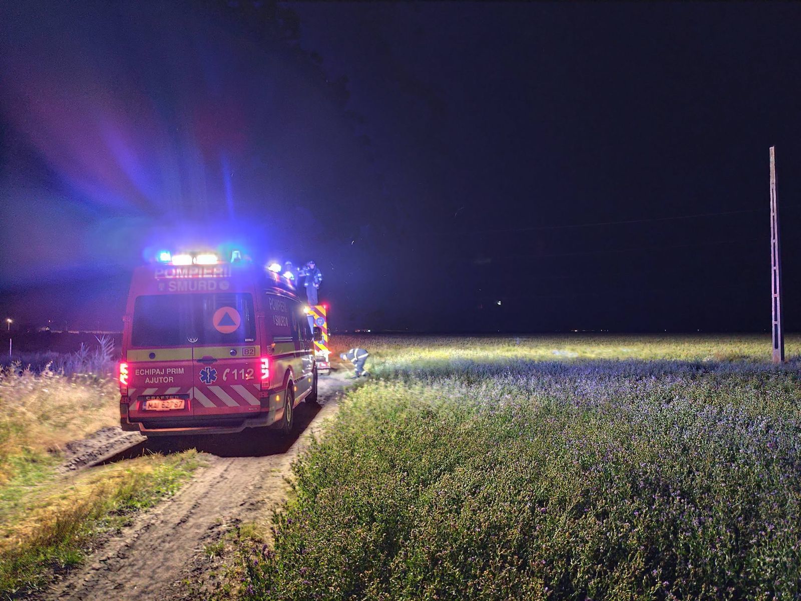 Alertă în județul Buzău. Căutări pe timpul nopții după ce un obiect luminos ar fi căzut pe un câmp între Buzău și Maxenu