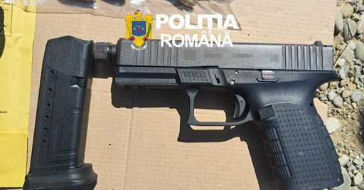 Ilfov -  Pistol şi cartuşe, găsite în apropierea unei platforme de colectare a deşeurilor dintr-un complex rezidenţial din comuna Ştefăneştii de Jos