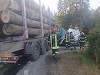 UPDATE - Harghita: Accident pe DN 13 A, între un camion încărcat cu lemne şi o autoutilitară / Un bărbat a murit / Două persoane, rănite / A fost solicitat un elicopter SMURD / Dintr-un vehicul se scurg vopseluri, iar din celălalt, combustibil - FOTO