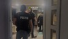 IGPR - 12 percheziţii la angajaţi ai unei societăţi comerciale şi complici ai acestora, suspectaţi de furt din aeronavele unei companii aeriene. Prejudiciul, estimat la 800.000 de euro
