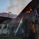 UPDATE - Neamţ - Incendiu puternic la Mănăstirea Bisericani. Pornit de la o chilie, focul s-a extins la o clădire cu o suprafaţă de 400 de metri pătraţi / Într-o încăpere a fost găsită o persoană carbonizată - FOTO