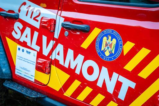 Salvamont Prahova a înregistrat cea de-a opta victimă din acest an – Un bărbat de 69 de ani care a făcut infarct când se afla la cules afine / Operaţiunea pentru coborârea trupului
