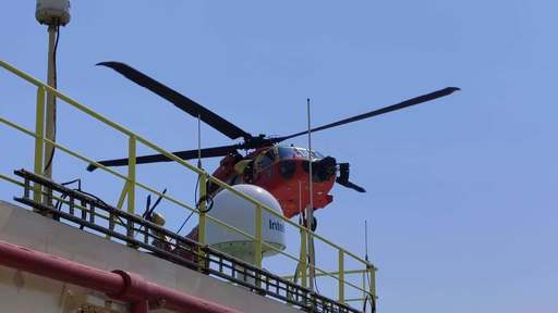 Raed Arafat anunţă prima misiune de evacuare medicală de pe o navă aflată în largul Mării Negre efectuată de elicopterul Black Hawk al Inspectoratului General de Aviaţie / O persoană s-a rănit pe o platformă maritimă de extracţie