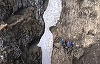 Un ghid montan, inculpat pentru ucidere din culpă în urma accidentului produs în Bucegi, luna trecută, în care un alpinist a murit şi trei au fost răniţi