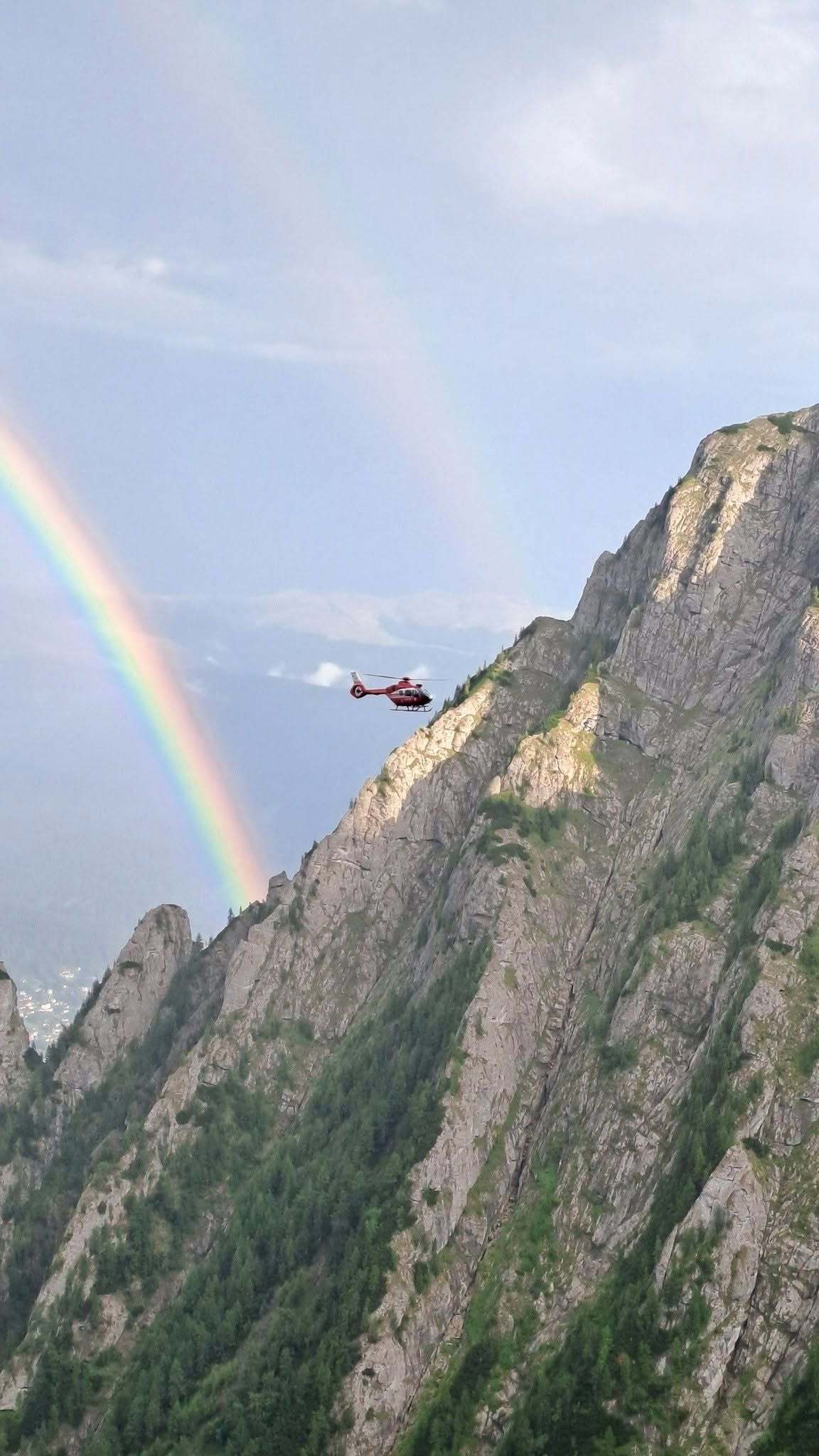 Salvamontiștii germani recuperați din Bucegi le-au spus colegilor lor prahoveni că nu au crezut că e posibilă o astfel de salvare în România, ci doar în Elveția