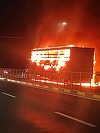 Giurgiu - Un autotren care transporta bomboane a luat foc pe DN5, în zona localităţii Daia - FOTO, VIDEO