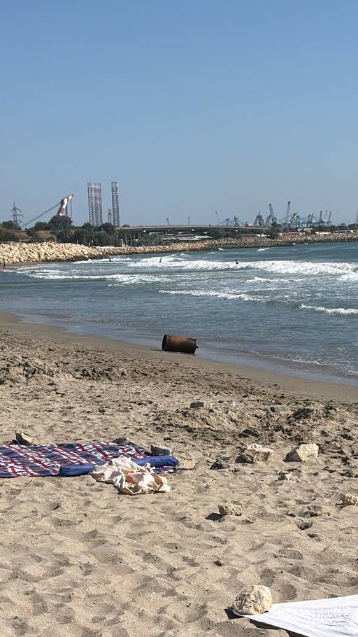 UPDATE - Un obiect suspect a fost descoperit pe plaja din Eforie Nord. O posibilă dronă a fost observată în zona Portului Tomis din Constanţa  / Autorităţile au stabilit că în niciunul dintre cazuri nu este niciun pericol - FOTO, VIDEO
