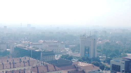 UPDATE - Nor de fum deasupra Timişoarei de la incendiile care au mistuit mii de hectare de pădure şi vegetaţie din Serbia/ Au fost alertaţi pompierii/ Anunţul de ultimă oră al pompierilor