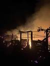 Cluj: Incendiu la o casă şi anexe, în comuna Floreşti/ Pompierii au intervenit cu mai multe autospeciale, împiedicând extinderea focului la alte trei locuinţe - FOTO, VIDEO