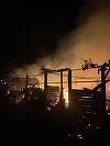 Cluj: Incendiu la o casă şi anexe, în comuna Floreşti/ Pompierii au intervenit cu mai multe autospeciale, împiedicând extinderea focului la alte trei locuinţe - FOTO, VIDEO