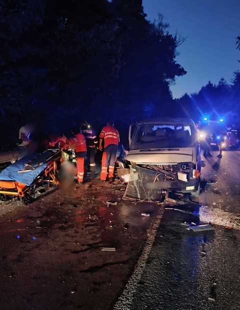Suceava: Patru răniţi, într-un accident rutier produs pe raza localităţii Frătăuţii Noi
