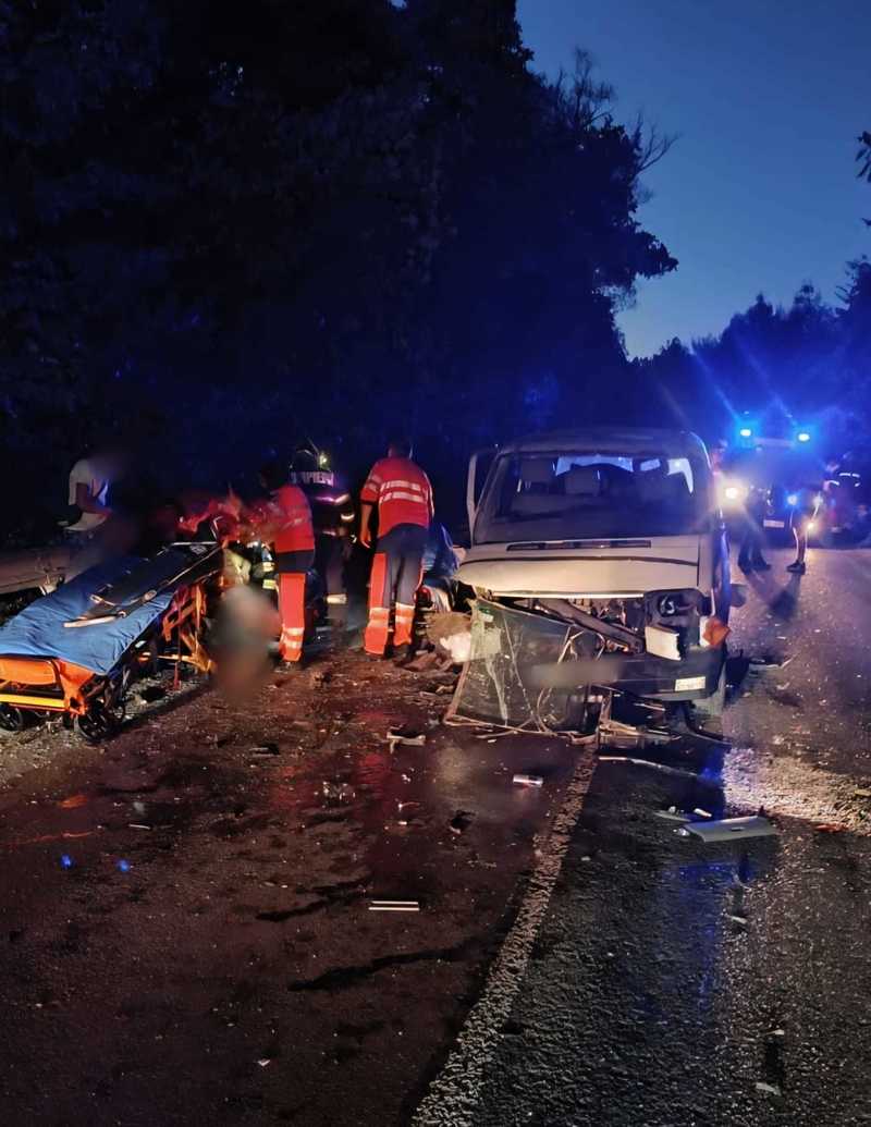 Suceava: Patru răniţi, într-un accident rutier produs pe raza localităţii Frătăuţii Noi