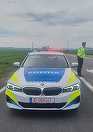 Gorj: Bărbat amendat cu 1.730 de lei după ce a transportat doi copii în portbagajul maşinii, cu capota ridicată