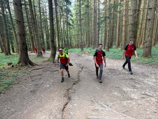 Două intervenţii ale Salvamont Braşov pentru recuperarea a doi turişti rătăciţi şi a unei persoane accidentate
