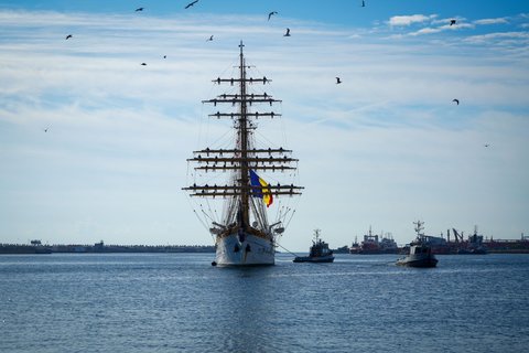 Nava-şcoală ”Mircea” s-a întors în Portul Militar Constanţa, după un marş transatlantic început în luna aprilie. Velierul a fost prezent la ceremoniile organizate cu prilejul împlinirii a 250 de ani de independenţă a Statelor Unite ale Americii