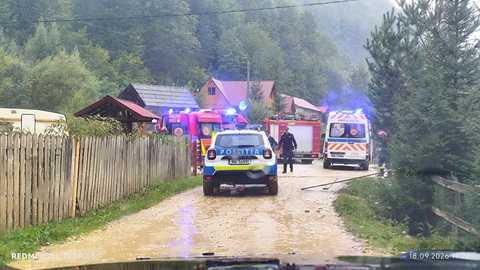 Alba: Trei persoane, electrocutate în timp ce lucrau la o cabană din comuna Sohodol VIDEO, FOTO