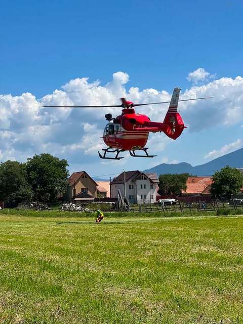Argeş: Parapantist grav rănit, după ce s-a prăbuşit în masivul Leaota
