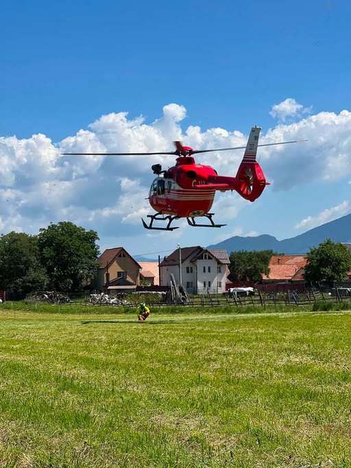 Argeş: Parapantist grav rănit, după ce s-a prăbuşit în masivul Leaota
