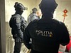 Botoşani: Şase percheziţii într-un dosar penal de proxenetism / Trei persoane au fost duse la poliţie - FOTO, VIDEO